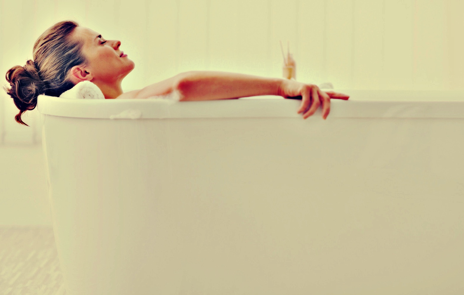 Hot Tub Rash Pictures Treatment Symptoms Causes